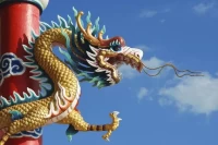 麦玲玲十二生肖运势2025：吉凶方位全解析